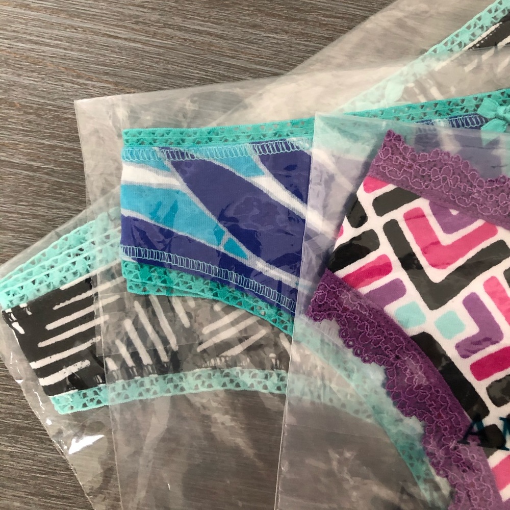 NWT AMERICAN EAGLE trio of cotton thongs